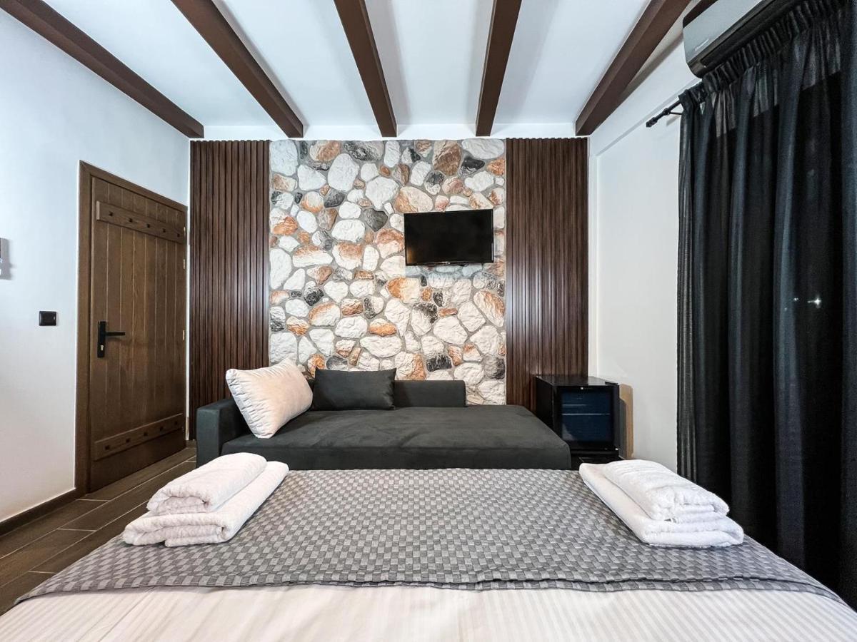 Triple Room with Meteora View
